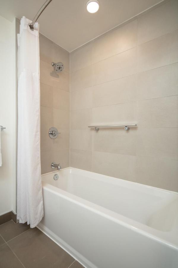Whyhotel Tysons Corner Greensboro Dr Bagian luar foto